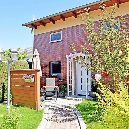 Ferienhaus Zum Hafen In Altefaehr Екстер'єр фото