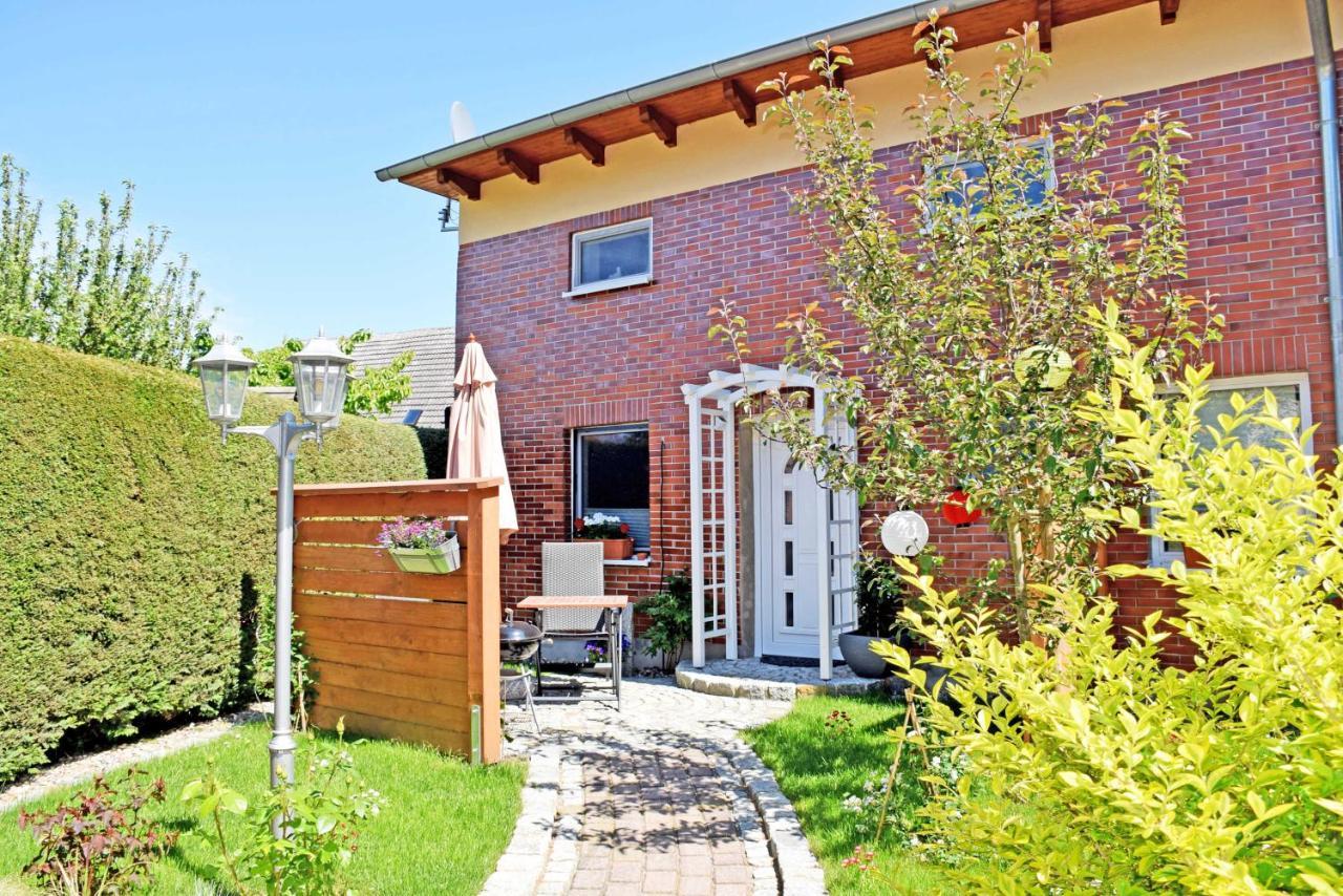 Ferienhaus Zum Hafen In Altefaehr Екстер'єр фото